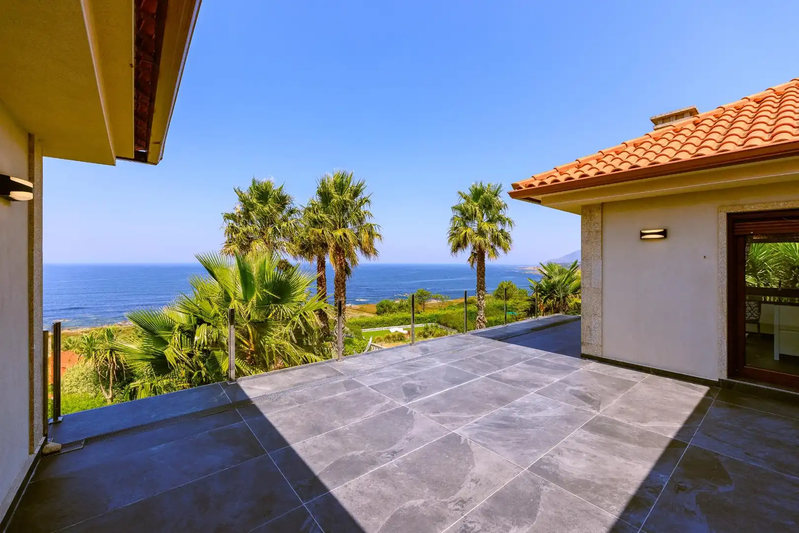 Terrace of Houses for sale in Oia  with Air Conditioner, Heating and Private garden
