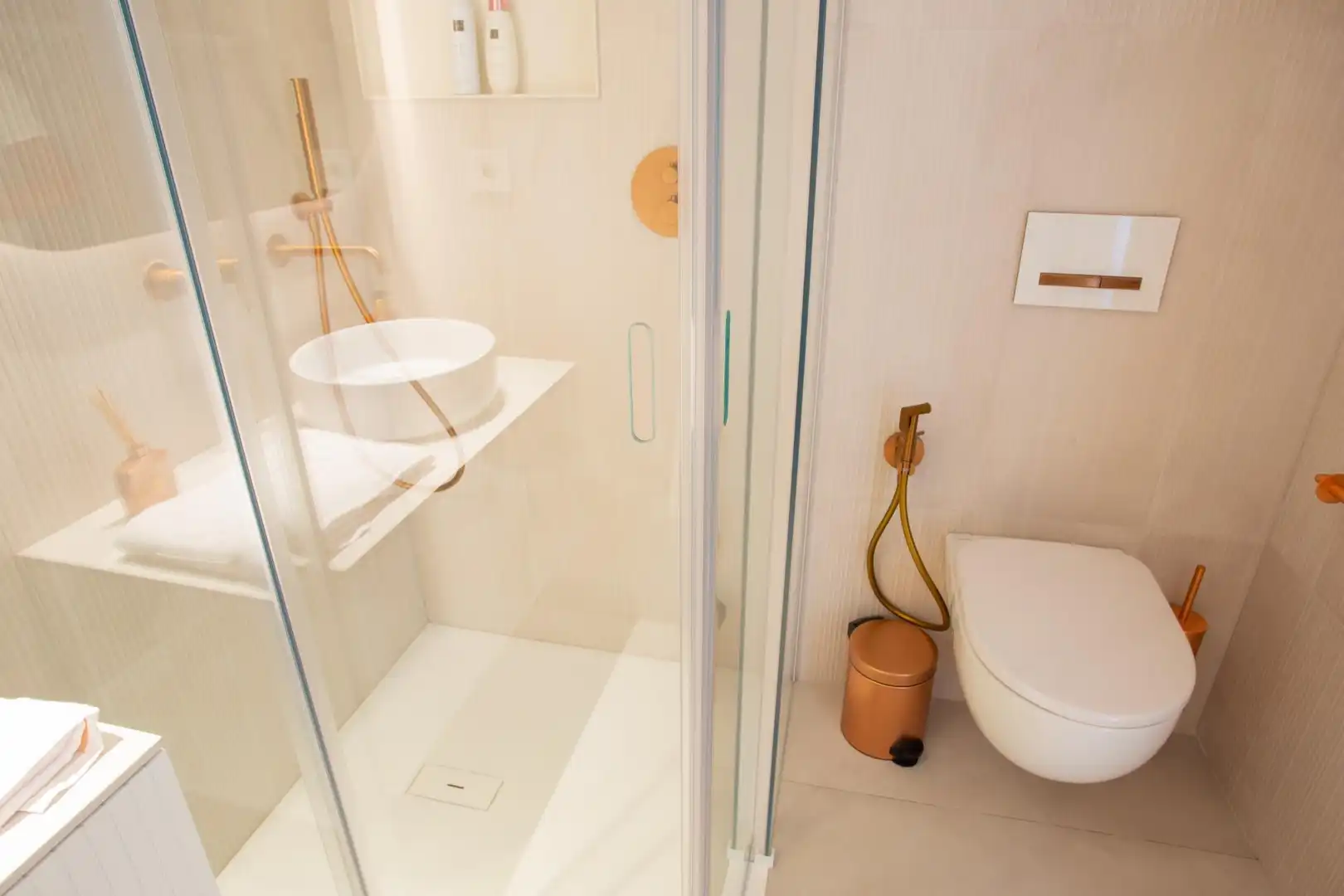 Badezimmer von Wohnungen zum Verkauf in La Manga del Mar Menor mit Terrasse, Möbliert und Whirlpool
