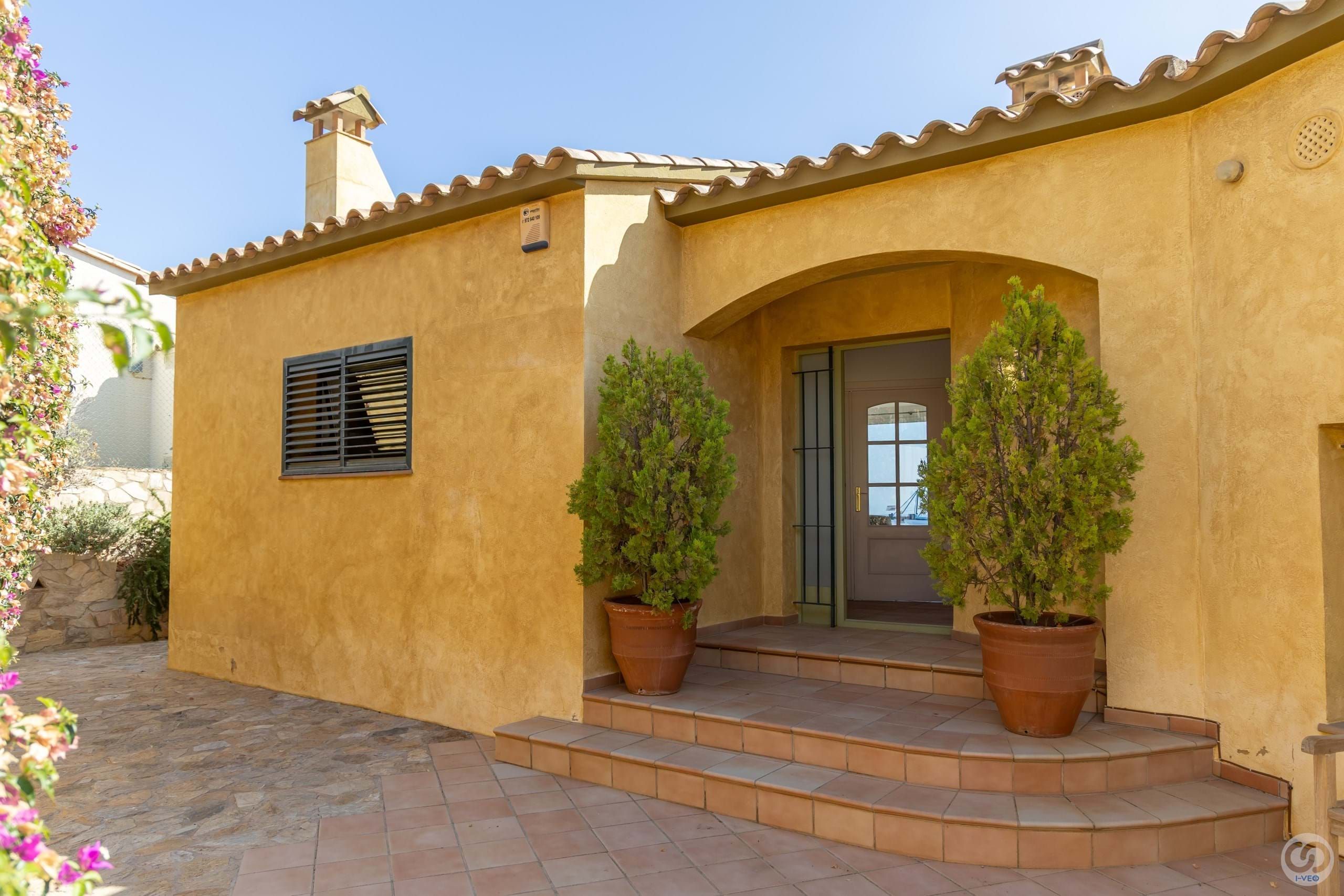 Vista exterior de Casa adosada en venda en Begur amb Calefacció, Traster i Piscina