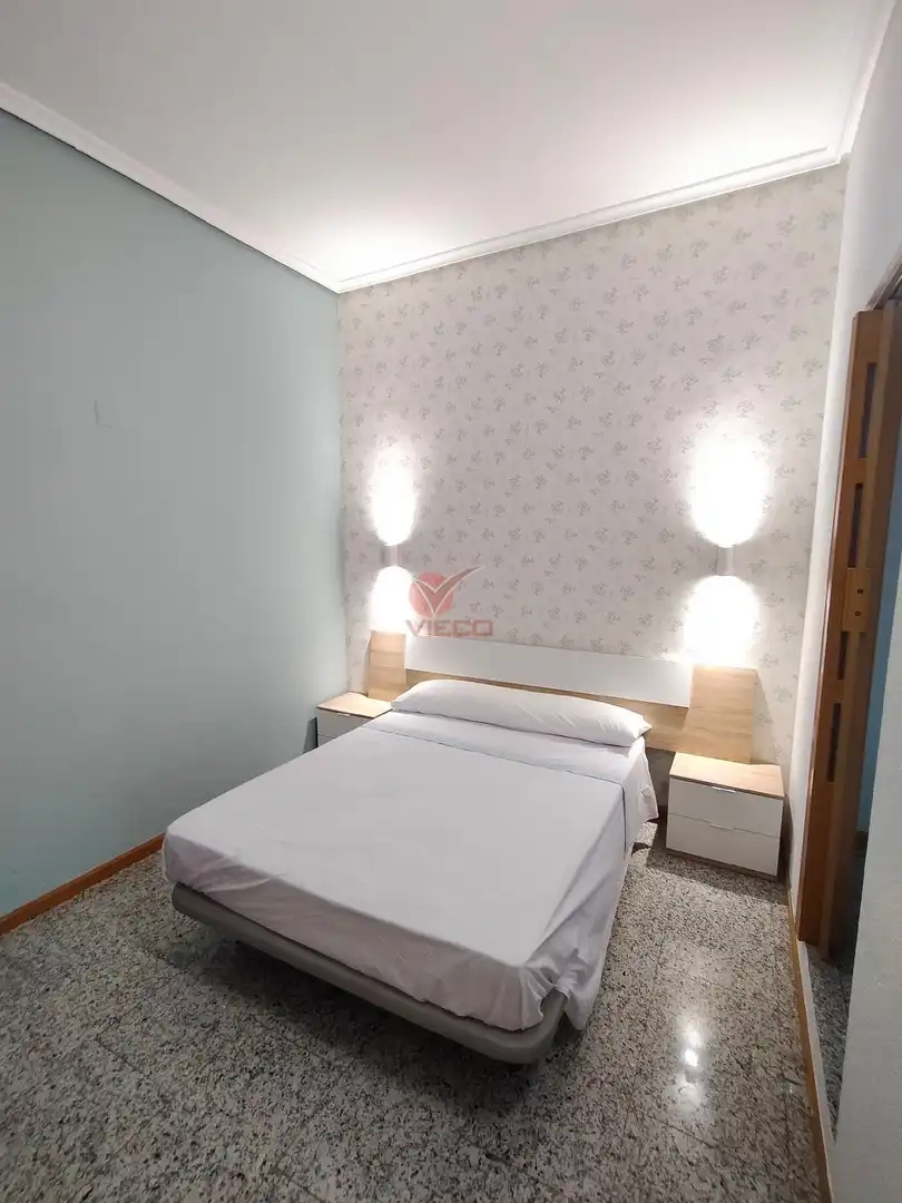 Schlafzimmer von Wohnung zur Miete in Cuenca mit Heizung, Abstellraum und Möbliert