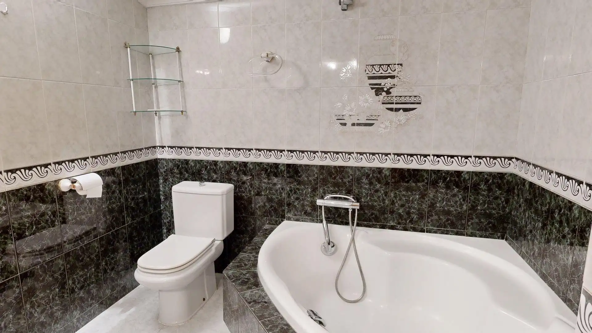 Bany de Casa o xalet en venda en Zaragoza amb Calefacció, Terrassa i Moblat