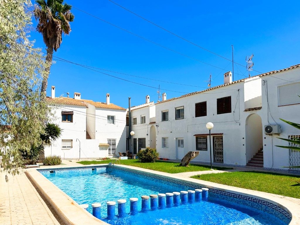 Exterior view of House or chalet for sale in Orihuela  with Terrace, Furnished and Community pool