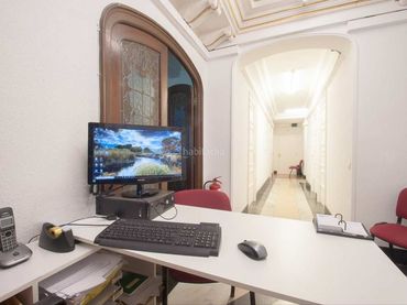 Büro mit Aufzug zur Miete in Calle de Sangüesa 6