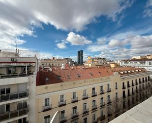 Exterior view of Attic to rent in  Madrid Capital  with Air Conditioner, Heating and Terrace