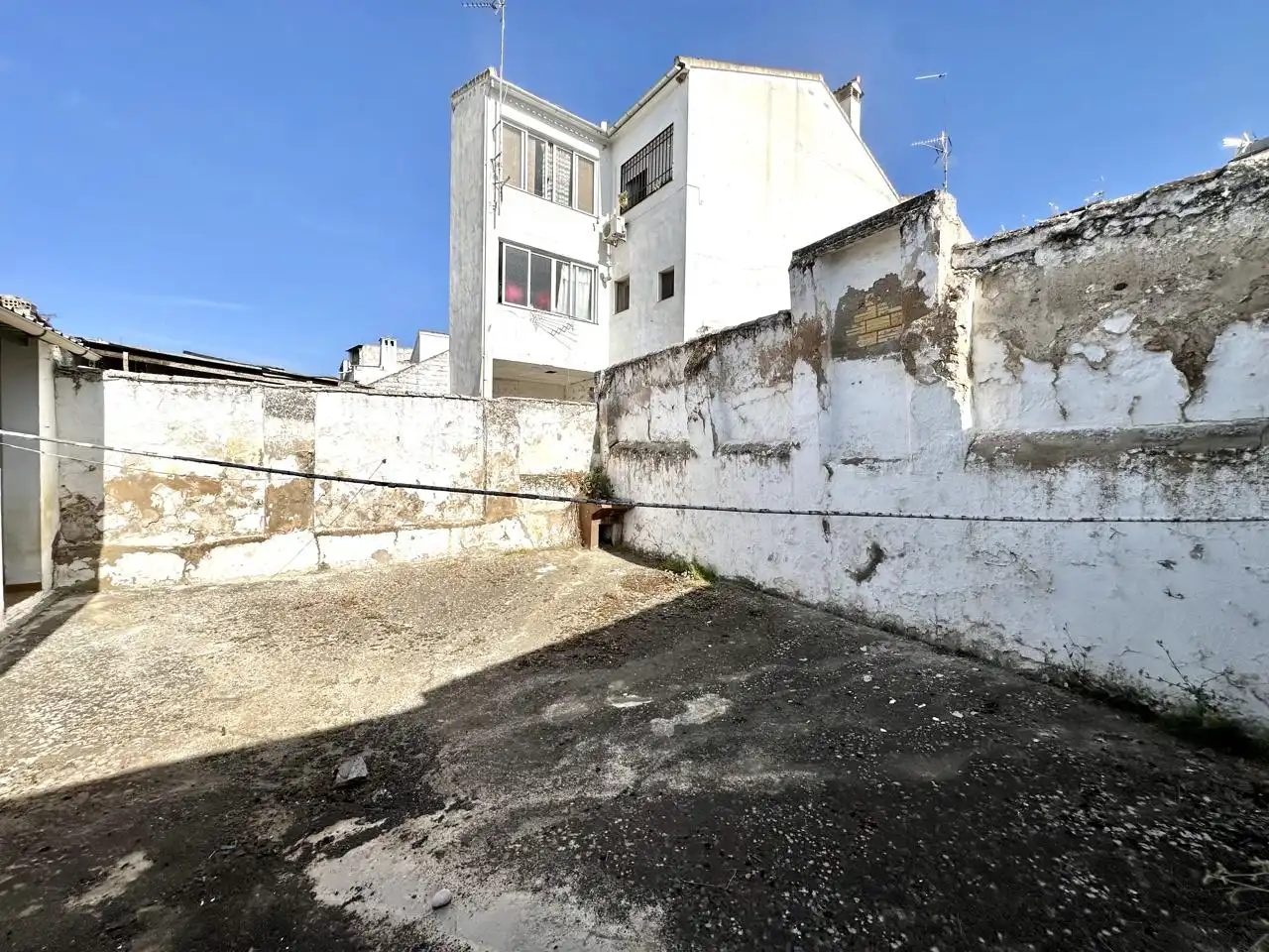 Ground floor for sale in Cuevas Bajas  with Private garden and Storage room