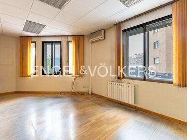 Flat with lift for sale in Retiro