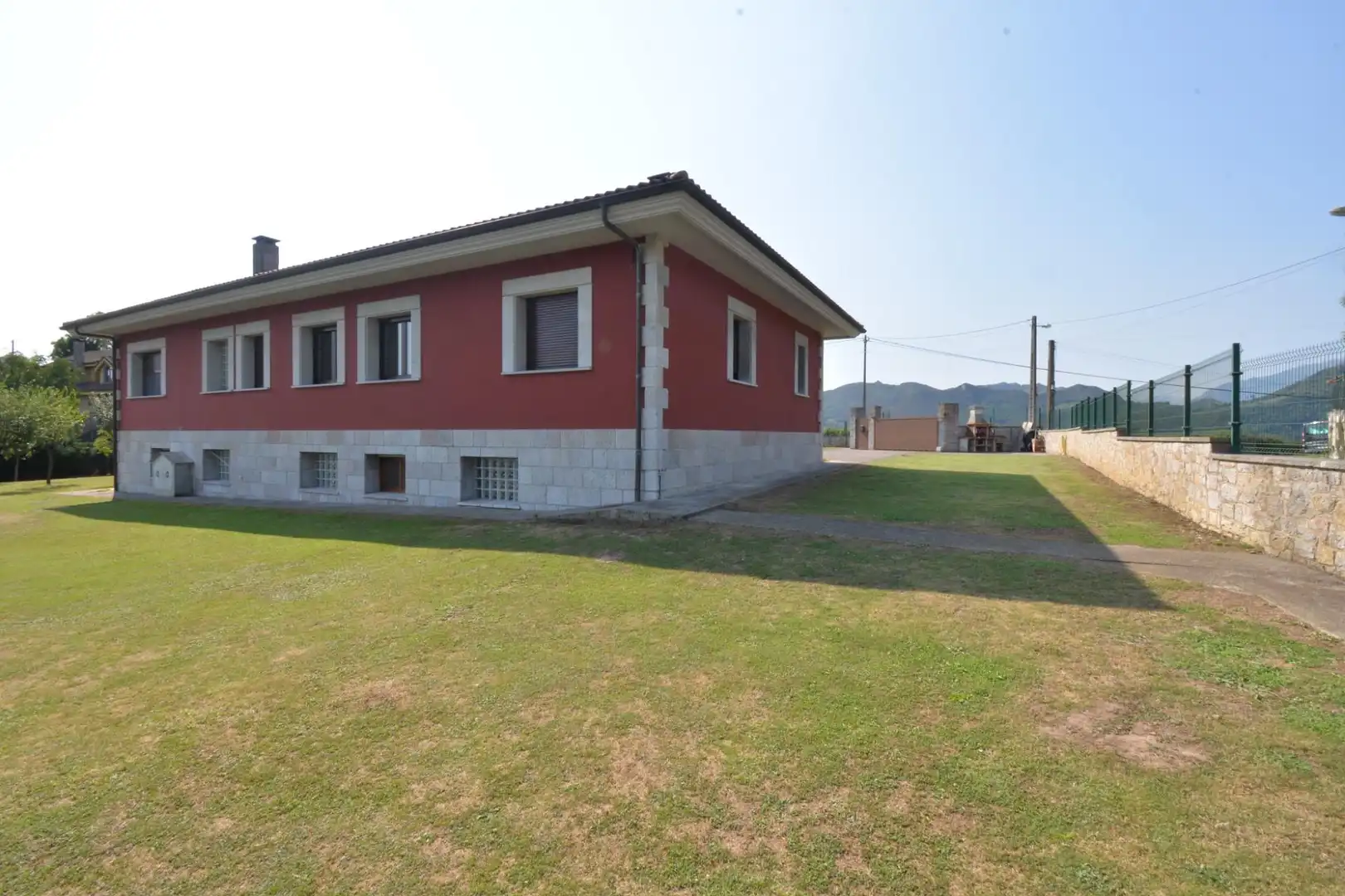 Vista exterior de Casa o chalet en venta en Oviedo  con Calefacción, Jardín privado y Terraza