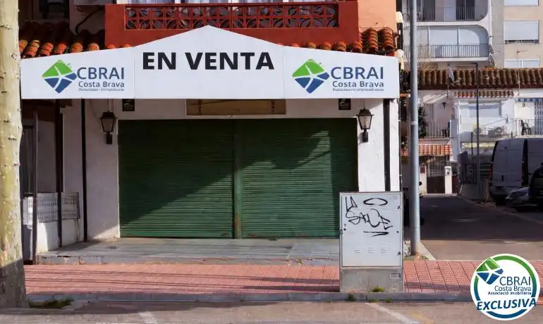 Locale commerciale in vendita a Sector MUGA B1 0