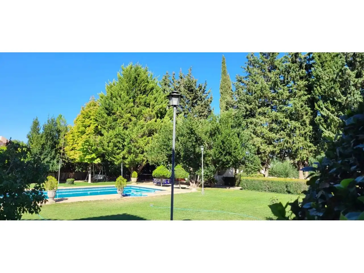 Jardí de Casa o xalet en venda en Baza amb Calefacció, Jardí privat i Terrassa
