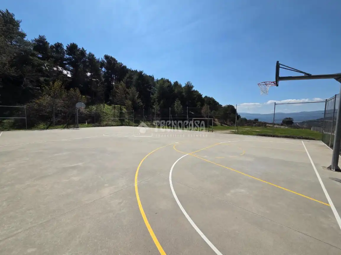 Parking of Detached homes for sale in Collado Mediano