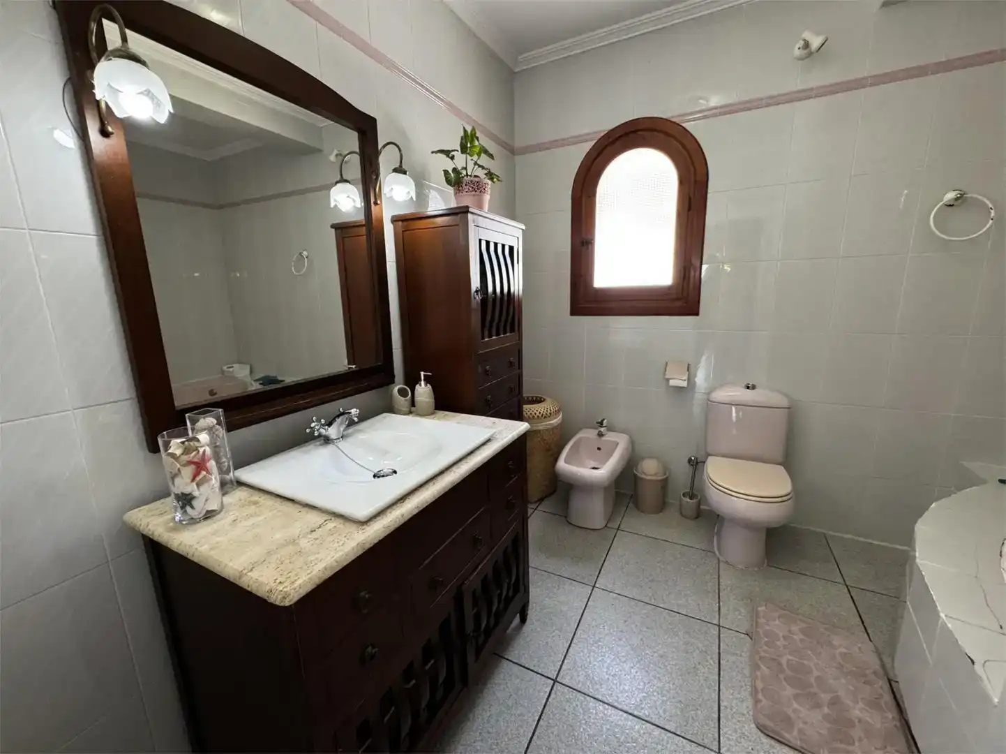 Bany de Casa o xalet de lloguer en Cartagena amb Aire condicionat, Jardí privat i Moblat