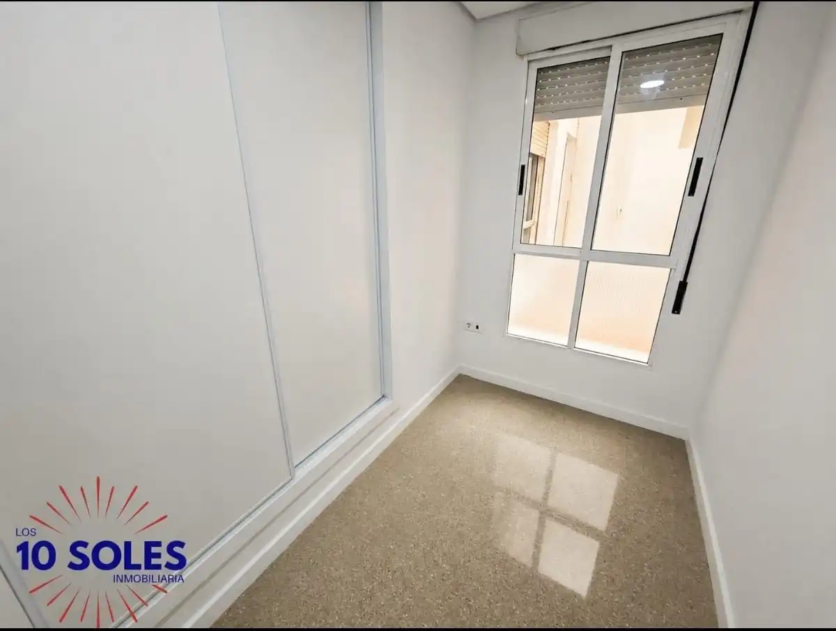 Dormitori de Apartament de lloguer en Orihuela amb Moblat
