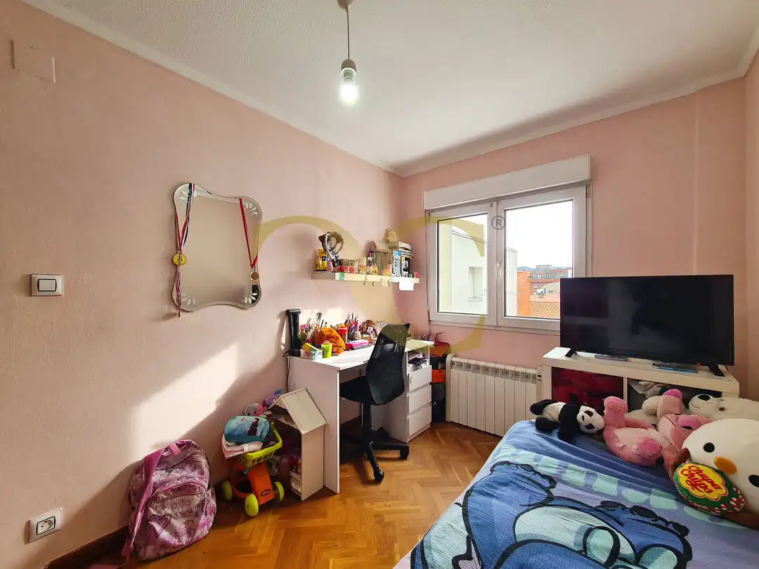 Habitación de Piso en venta en Gijón  con Calefacción