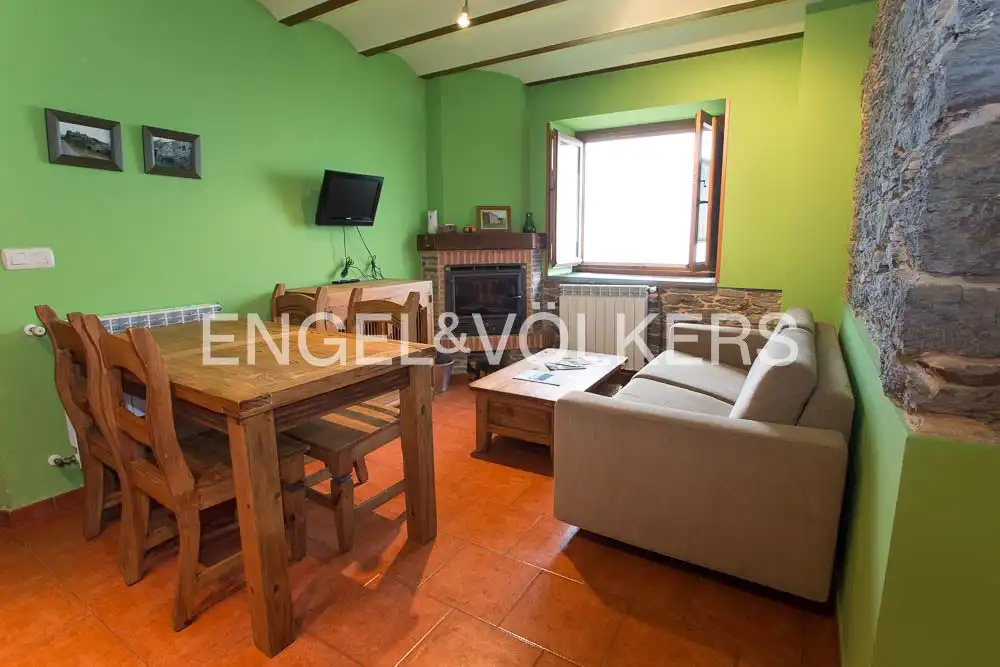 Sala d'estar de Casa o xalet en venda en Valdés - Luarca amb Calefacció, Jardí privat i Terrassa