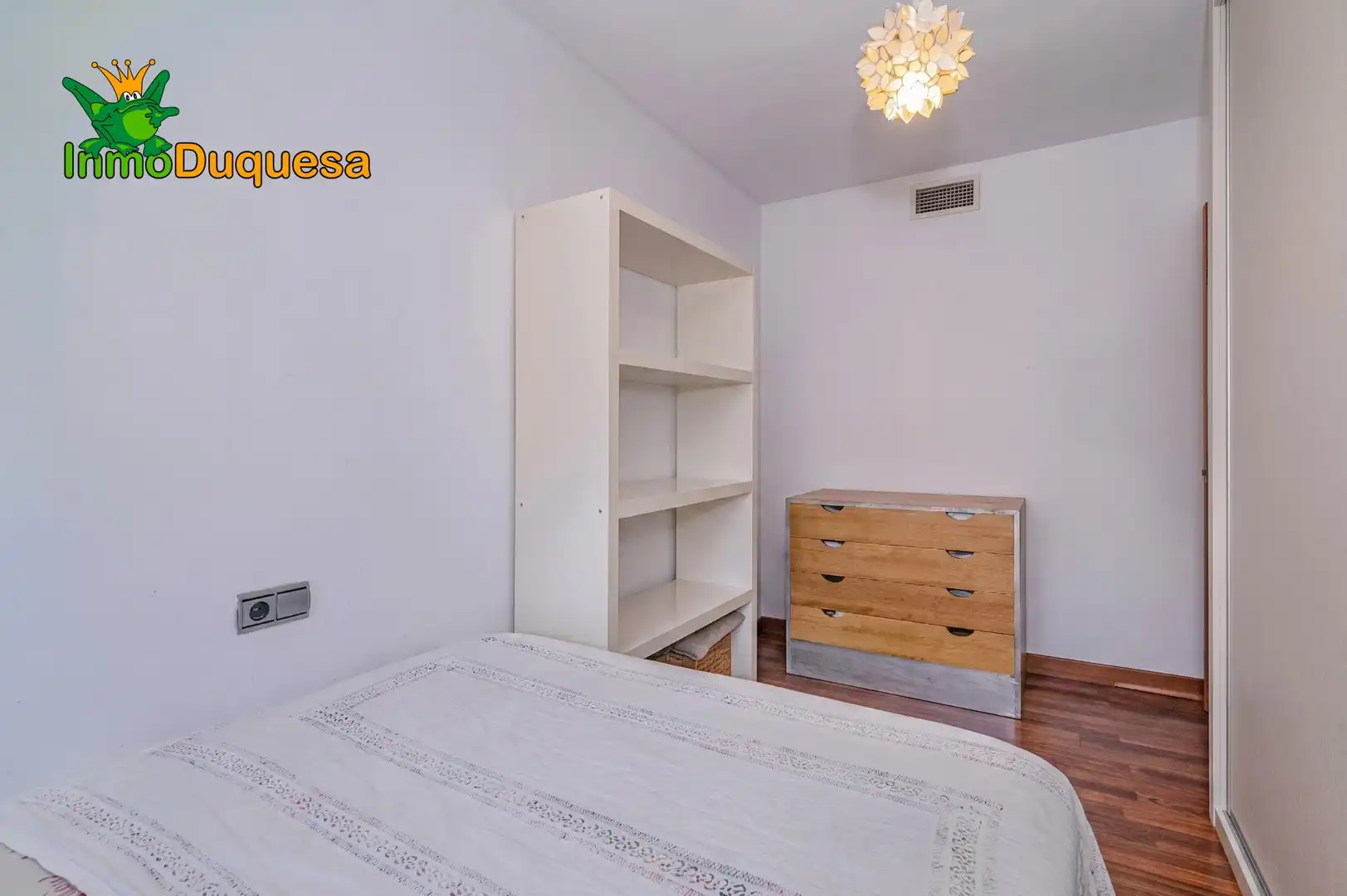 Habitación de Piso en venta en Granada con Aire acondicionado, Calefacción y Jardín privado