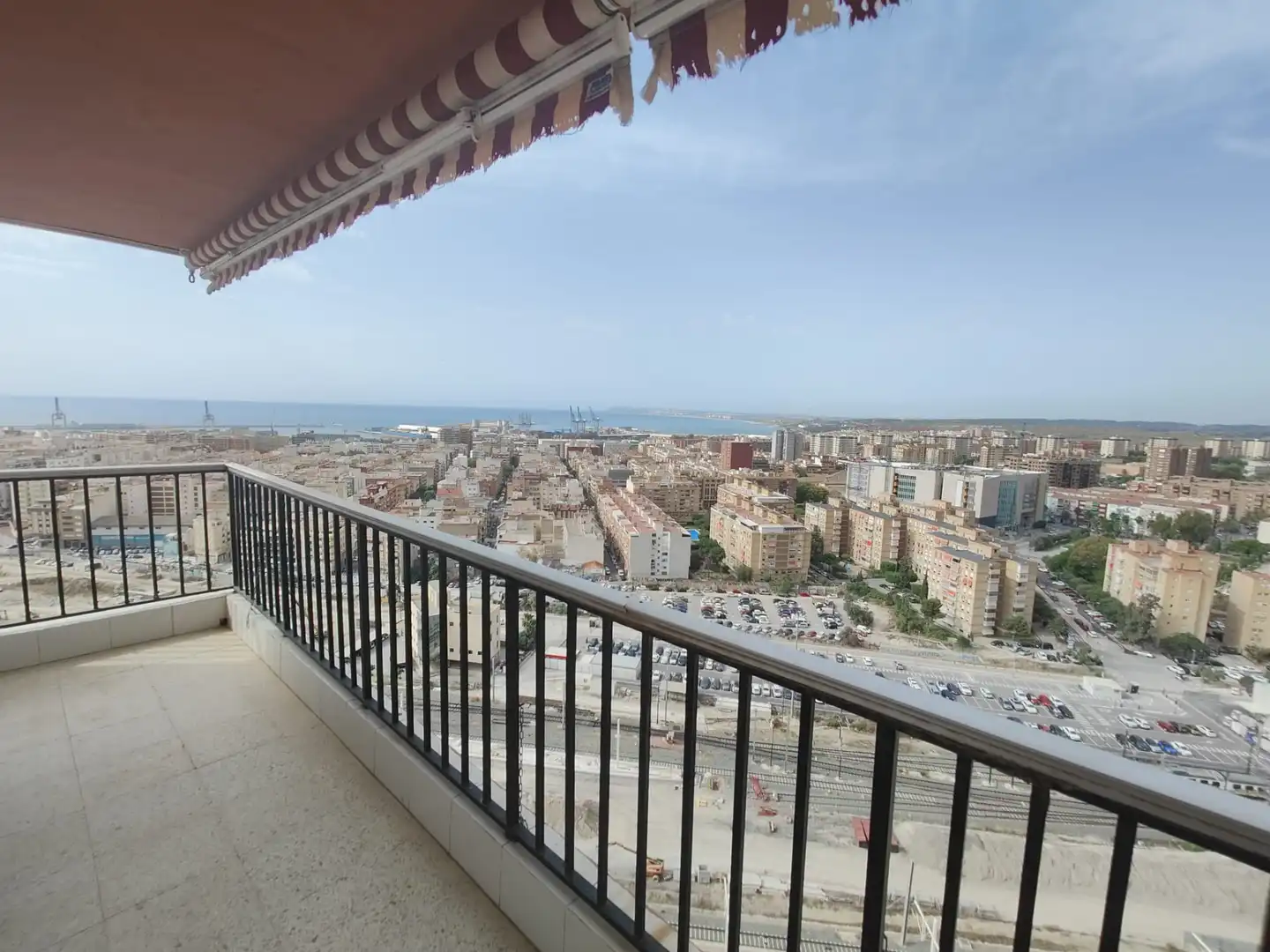 Exterior view of Flat for sale in Alicante / Alacant  with Parquet flooring, Terrace and Furnished