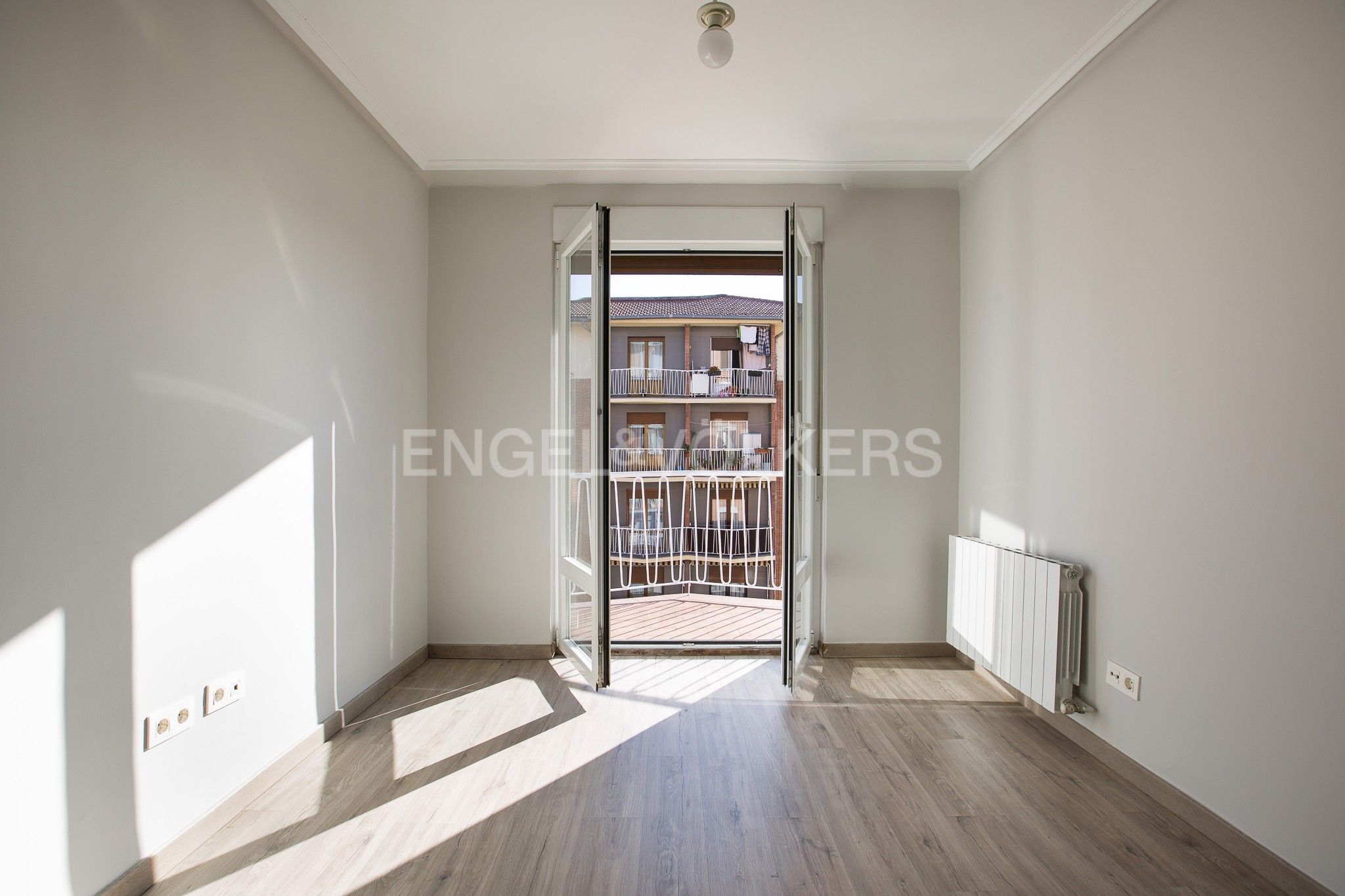 Dormitori de Apartament en venda en Bilbao  amb Aire condicionat, Calefacció i Balcó