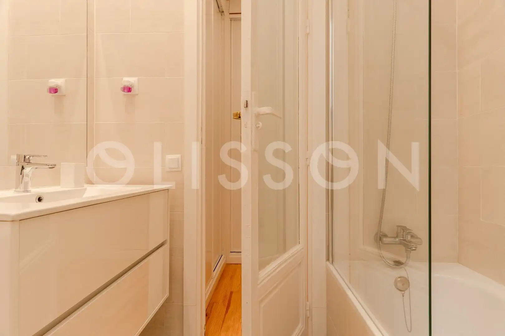 Badezimmer von Wohnung zur Miete in Madrid mit Klimaanlage, Heizung und Möbliert