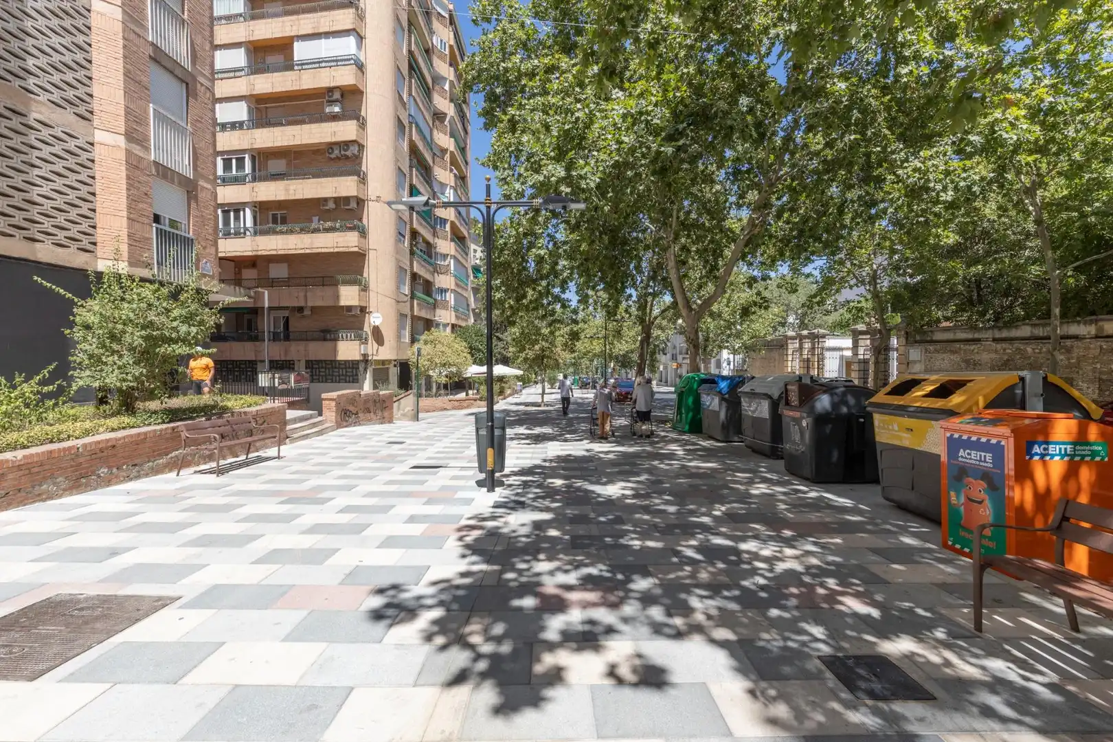 Vista exterior de Pis en venda en Granada amb Terrassa