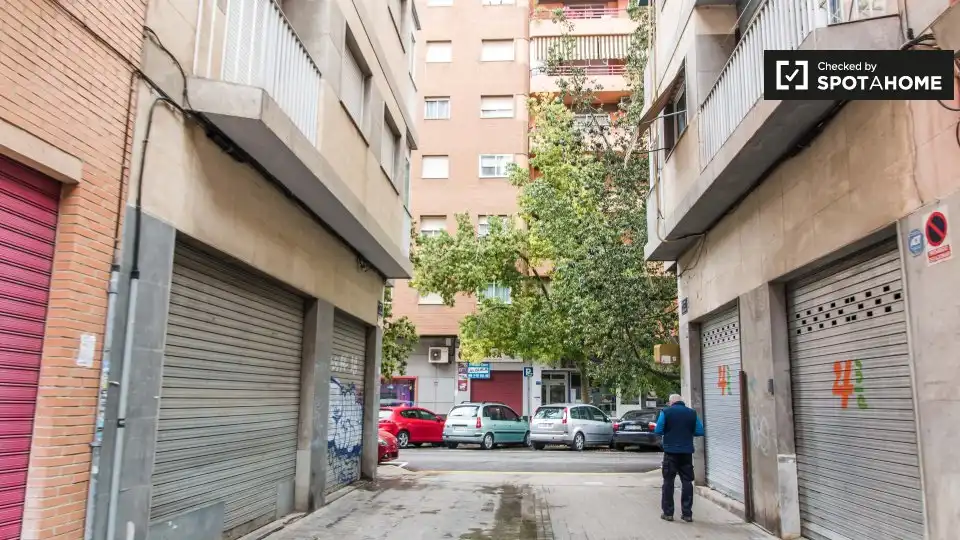 Habitación en En Corts - Doctor Waksman