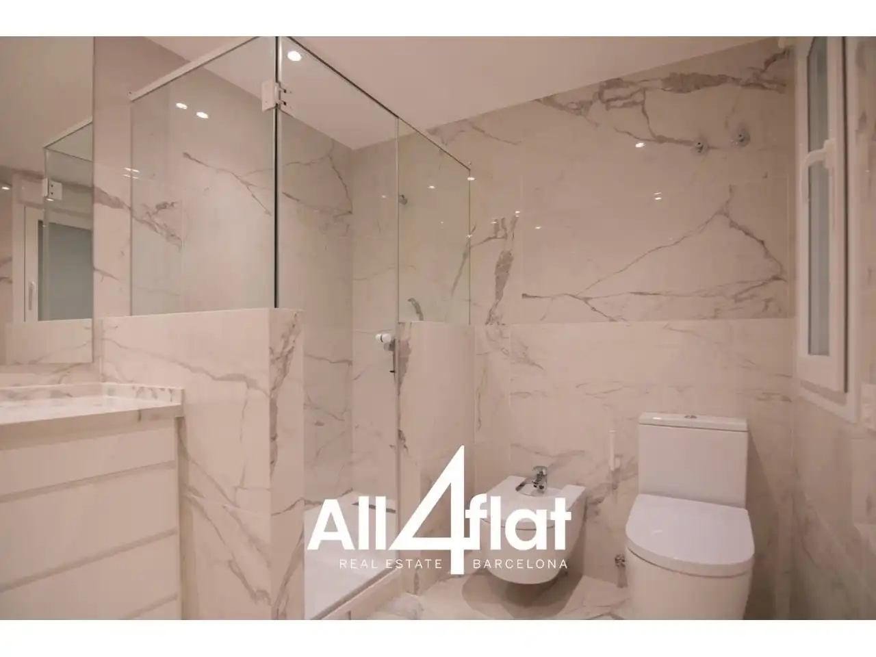 Flat with lift for sale in Calle Villarroel, imagen 35