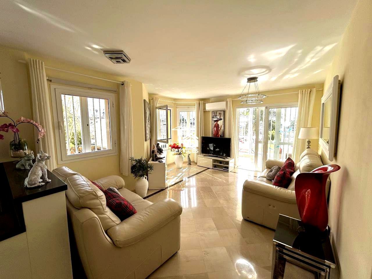 Sala de estar de Planta baja en venta en Adeje con Aire acondicionado, Jardín privado y Terraza