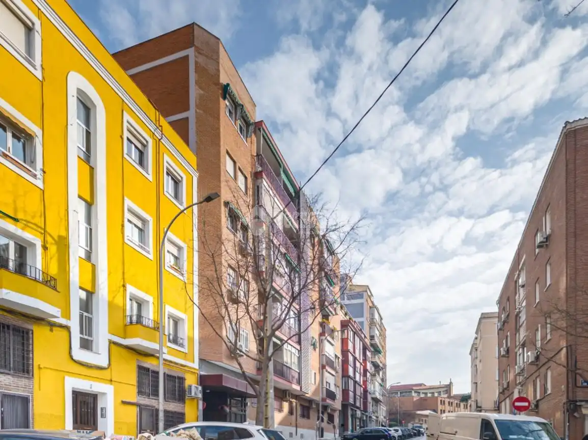 Vista exterior de Piso de alquiler en Madrid con Aire acondicionado, Calefacción y Trastero