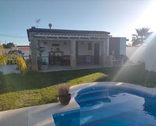 Piscina de Casa o xalet de lloguer en Conil de la Frontera amb Terrassa i Piscina