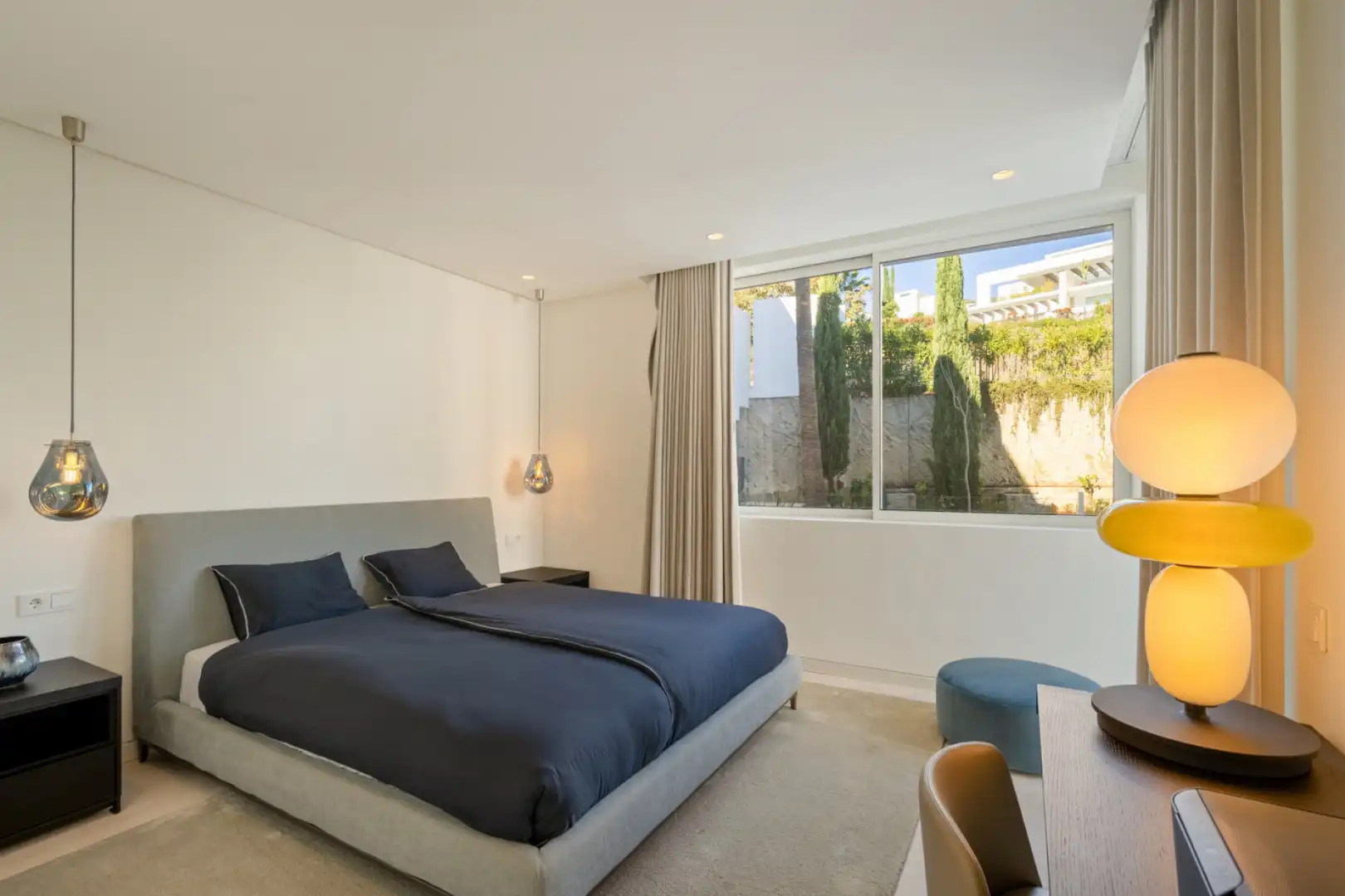 Habitación de Ático en venta en Marbella con Aire acondicionado, Terraza y Trastero