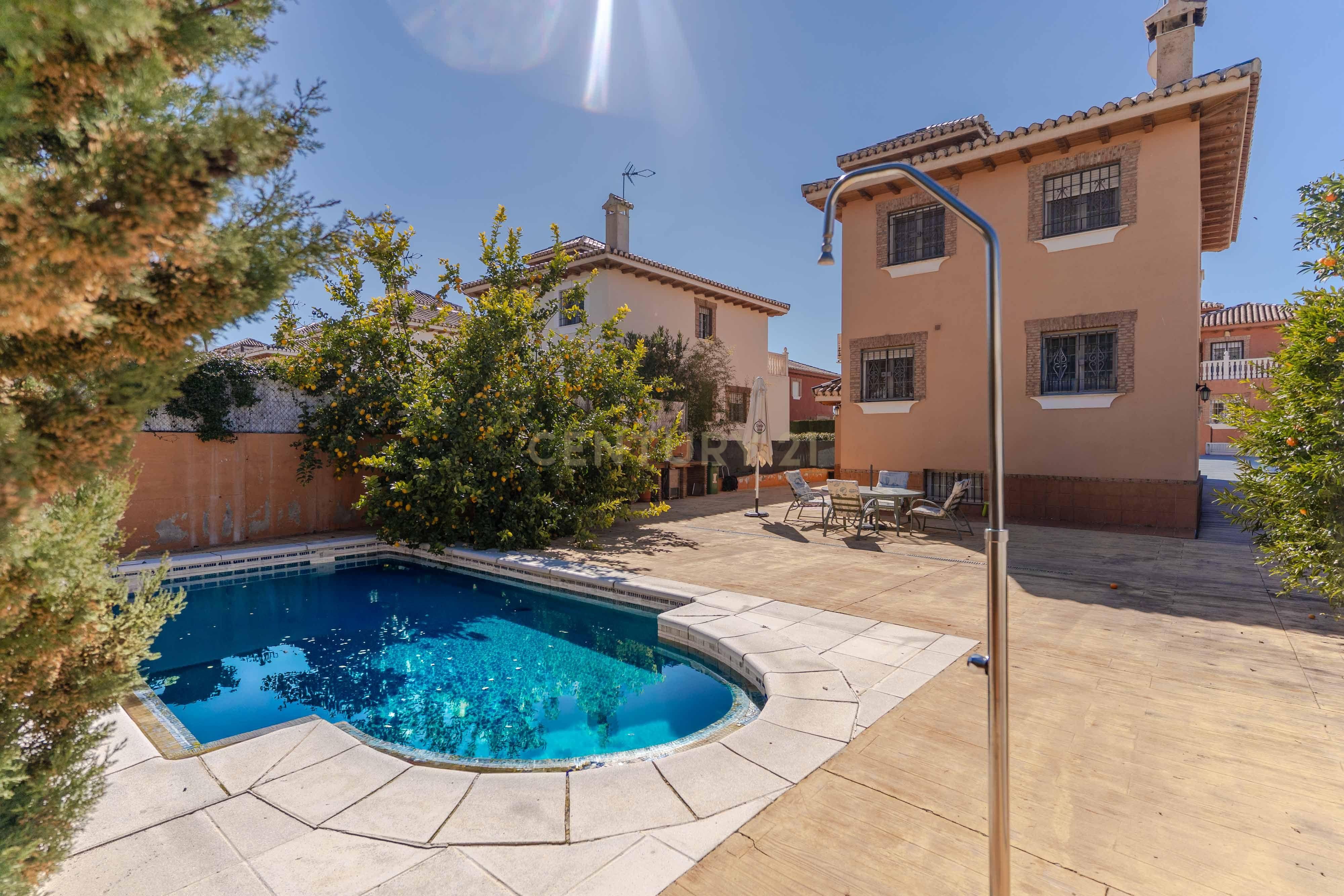 Exterior view of Apartment for sale in Huétor Vega  with Private garden, Storage room and Swimming Pool