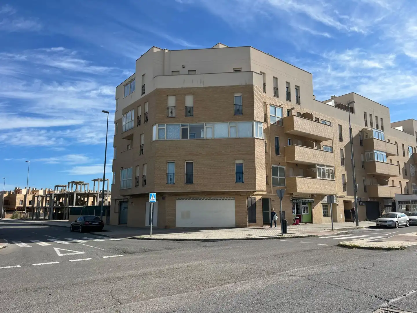 Vista exterior de Local en venda en Ávila Capital