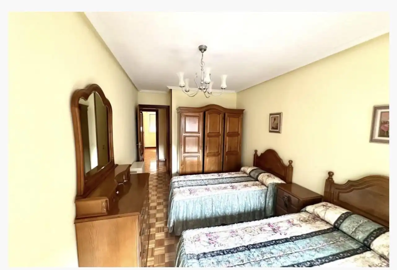 Bedroom of Flat for rent in Gijón   with Heating and Furnished