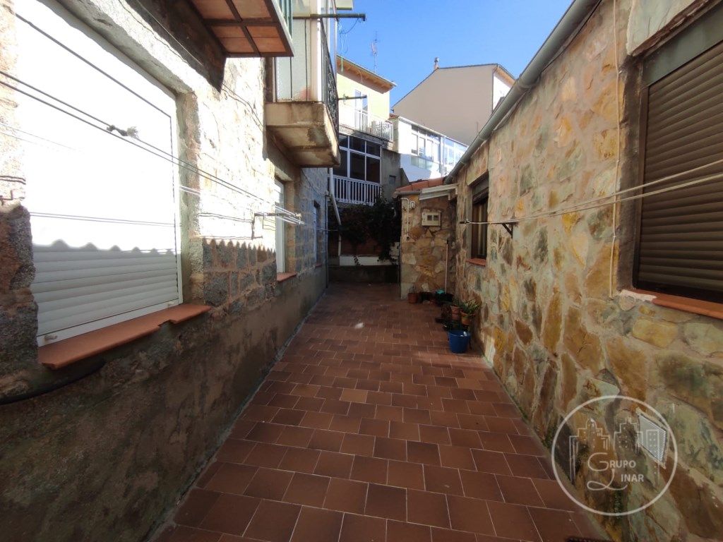 Exterior view of Building for sale in Ávila Capital