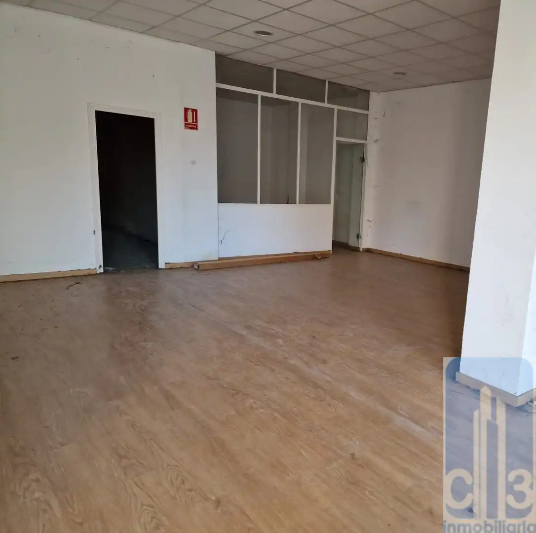 Local comercial en venda a Monzón, imagen 3