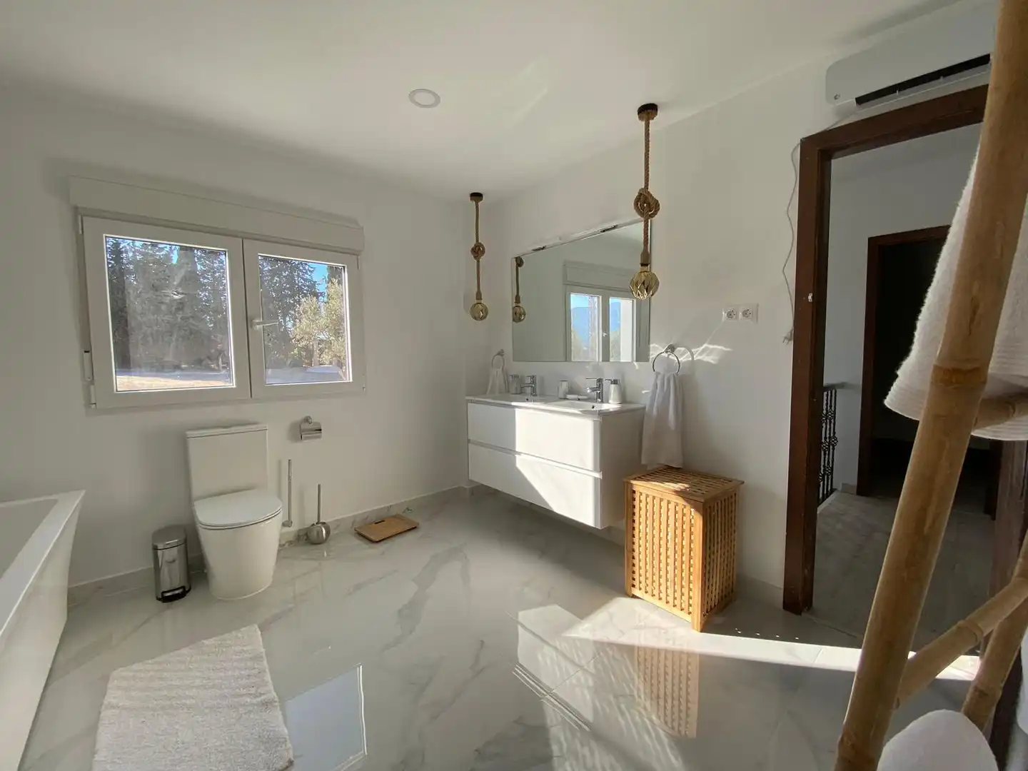 Bathroom of Houses for sale in Alhaurín de la Torre  with Air Conditioner, Heating and Terrace