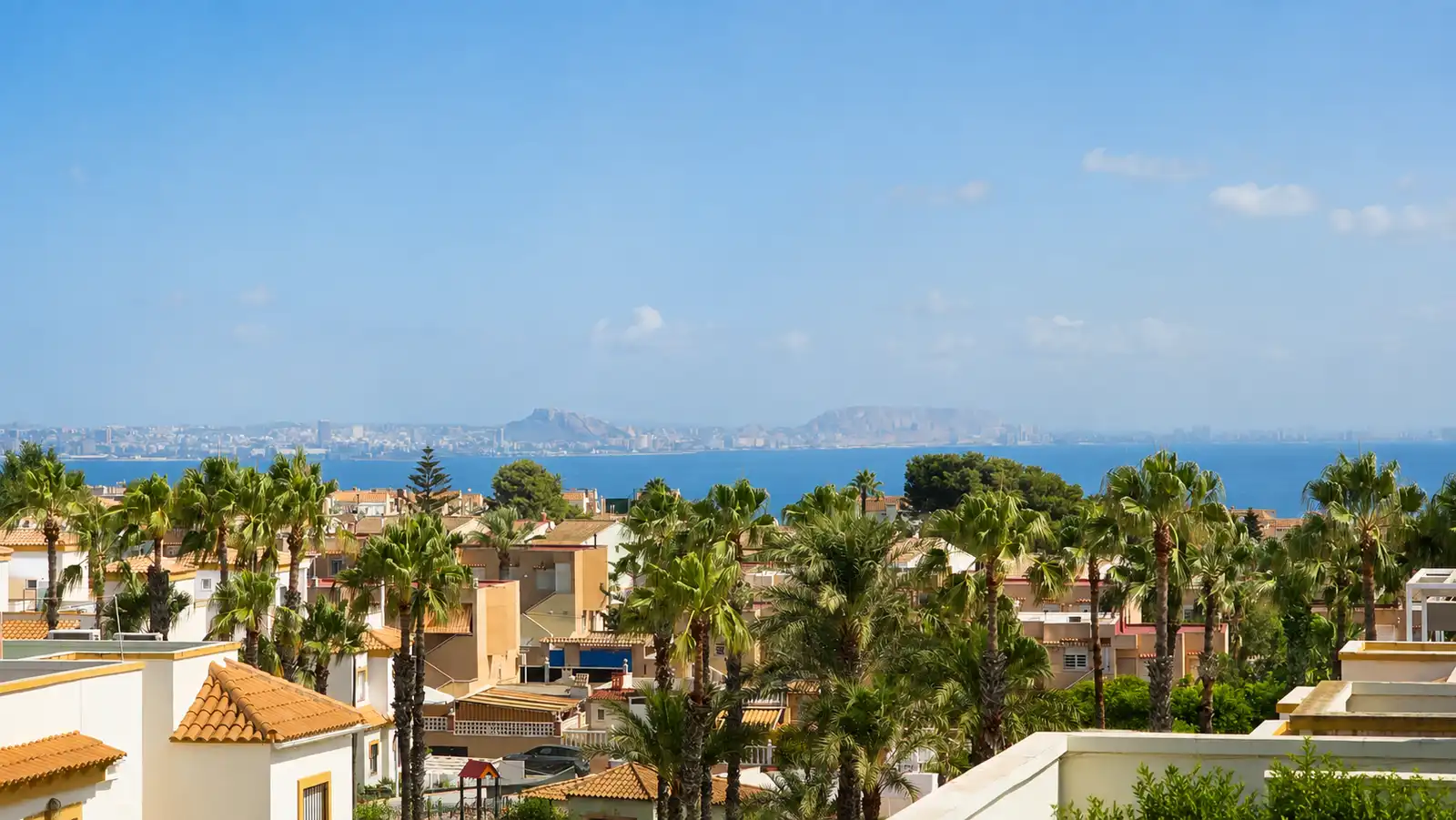 Außenansicht von Haus oder Chalet zum Verkauf in Santa Pola mit Klimaanlage, Heizung und Gemeinschaftspool