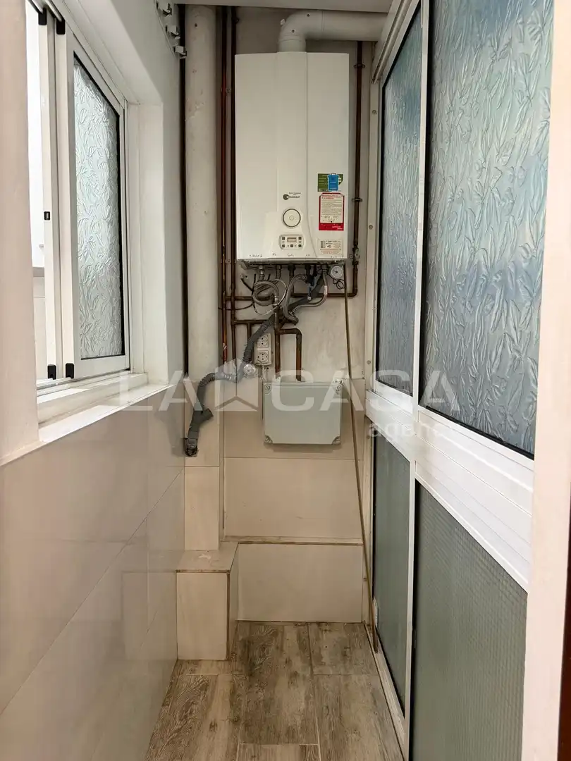 Piso en venta en Santa Coloma de Gramenet con Calefacción