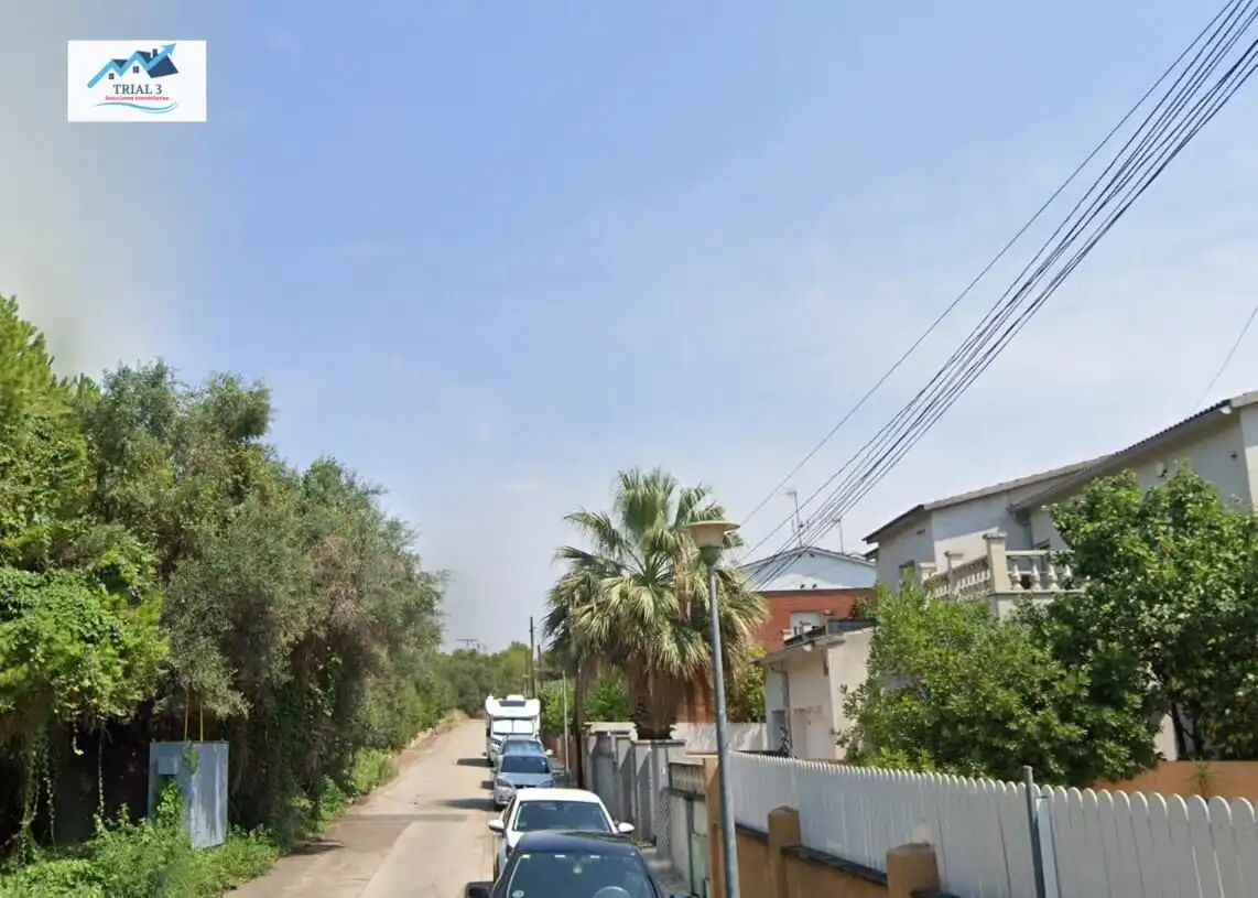 House with pool for sale in Calle SEGRE, imagen 2