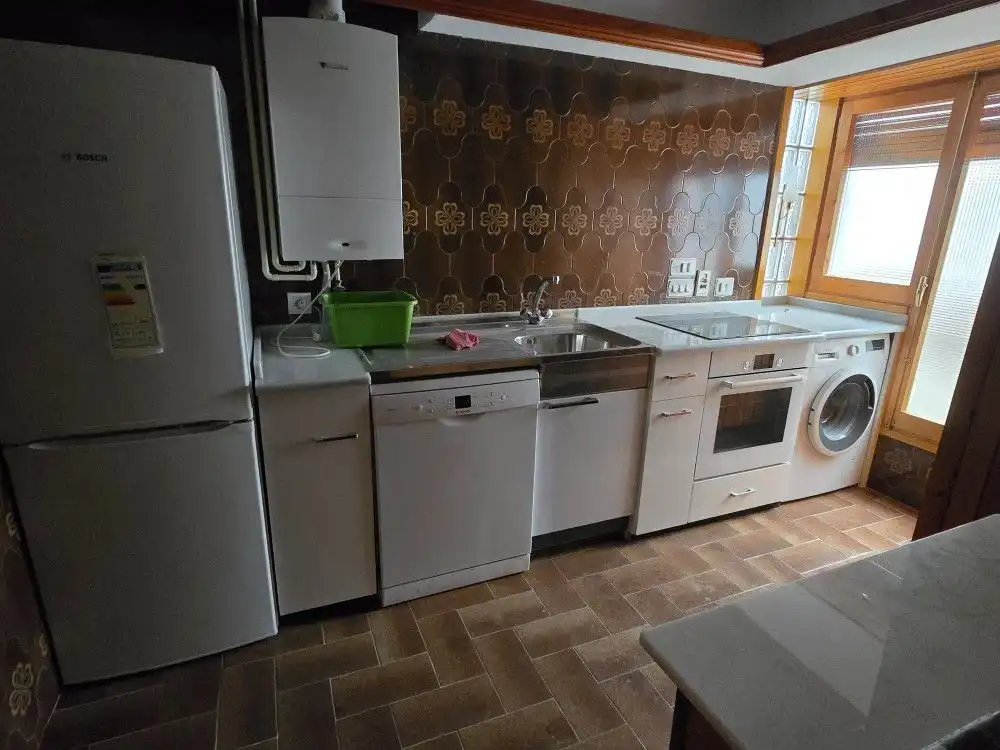 Küche von Wohnung zur Miete in Jaca mit Abstellraum