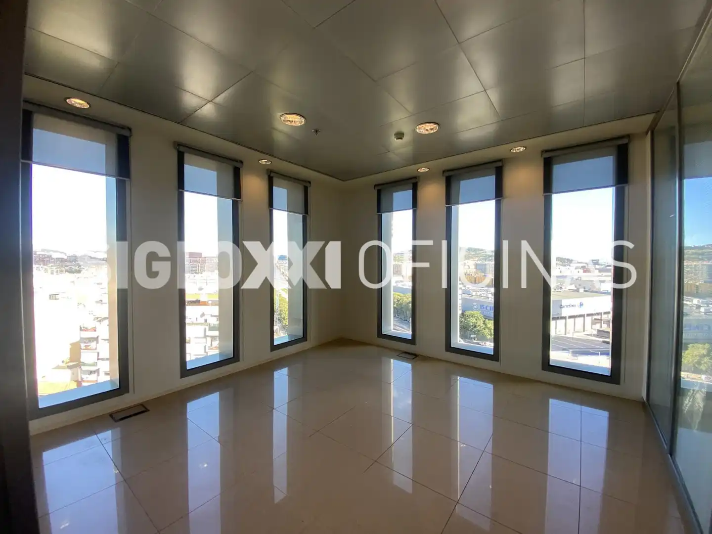 Büro zur Miete in L'Hospitalet de Llobregat mit Klimaanlage und Heizung