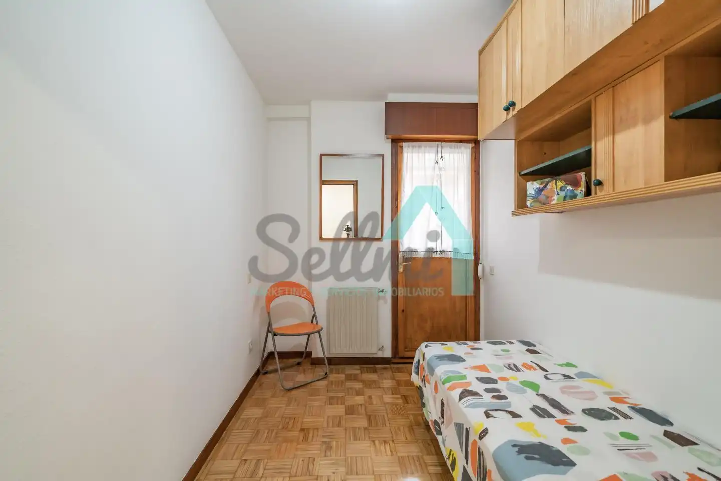 Habitación de Piso de alquiler en Oviedo  con Calefacción, Parquet y Terraza