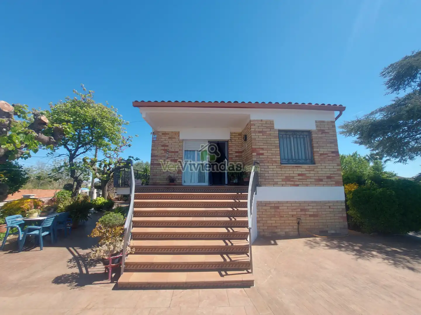 Vista exterior de Casa o chalet en venta en Sant Llorenç d'Hortons con Jardín privado, Terraza y Piscina
