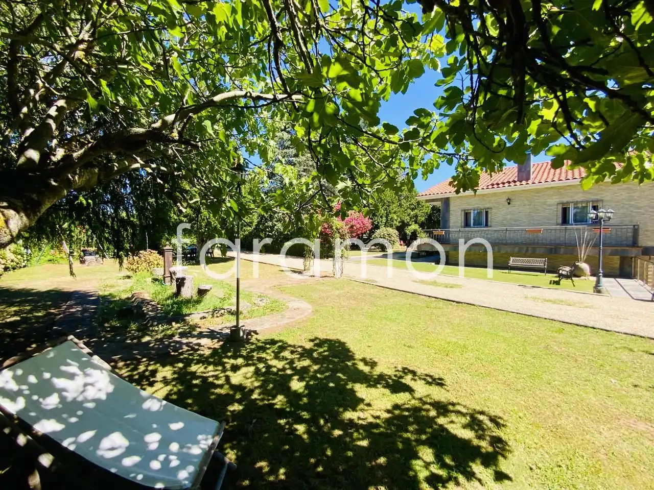 Jardín de Casa o chalet en venta en Carracedelo con Calefacción, Jardín privado y Terraza
