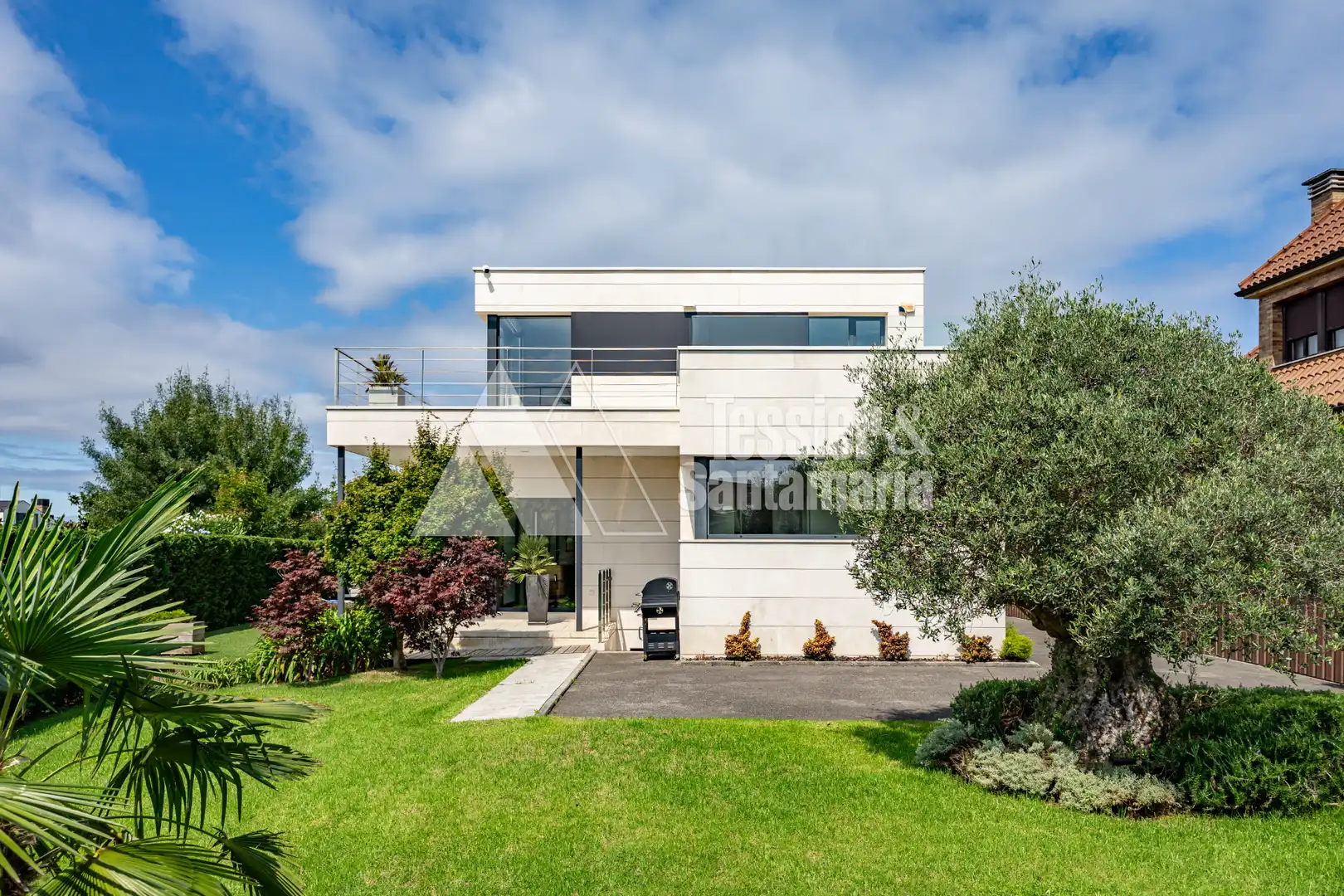 Vista exterior de Casa o chalet en venta en Gijón  con Calefacción, Jardín privado y Terraza