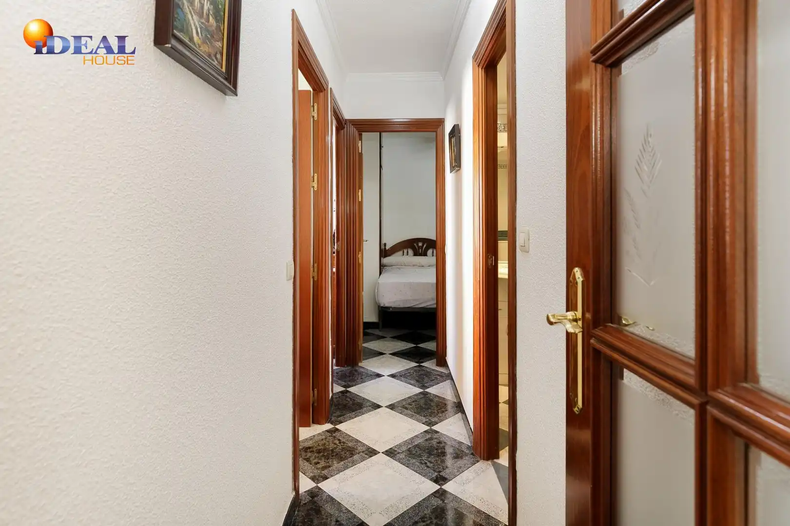 Flat for sale in Granada  with Air Conditioner and Terrace
