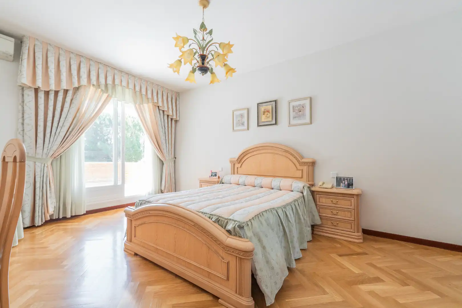 Bedroom of Houses for sale in San Sebastián de los Reyes  with Air Conditioner, Heating and Private garden