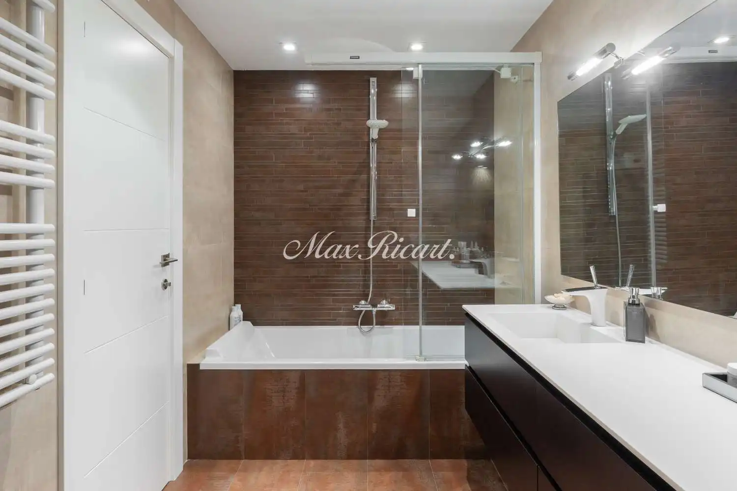 Bathroom of Houses for rent in Sant Just Desvern  with Air Conditioner, Heating and Terrace