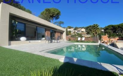 Swimming pool of House or chalet for sale in Lloret de Mar  with Air Conditioner, Terrace and Swimming Pool