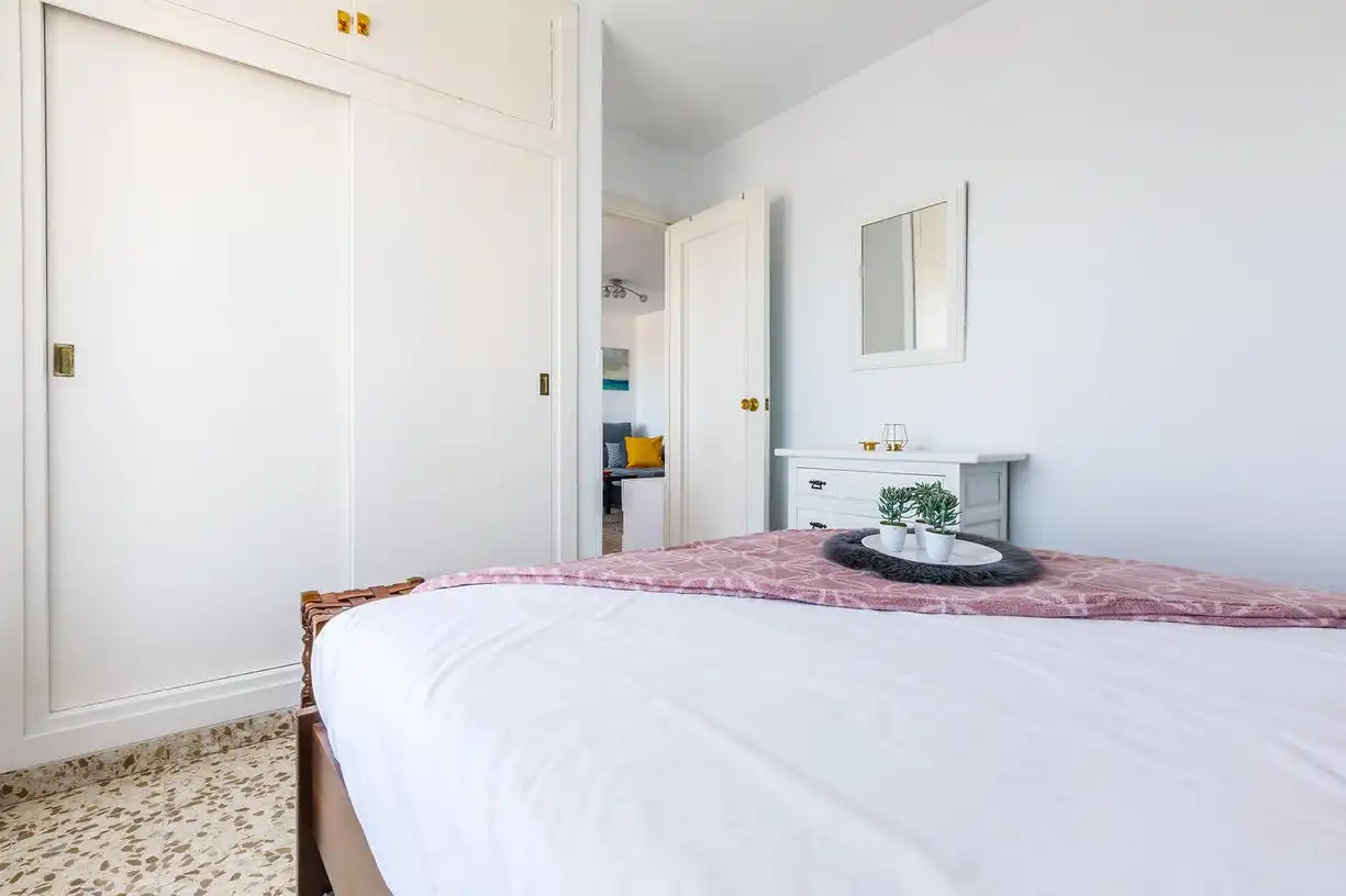 Bedroom of Flat for sale in Vélez-Málaga  with Air Conditioner, Terrace and Storage room