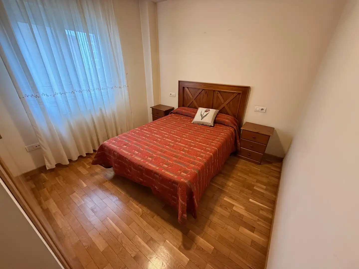 Habitación de Apartamento en venta en León Capital  con Calefacción, Parquet y Terraza
